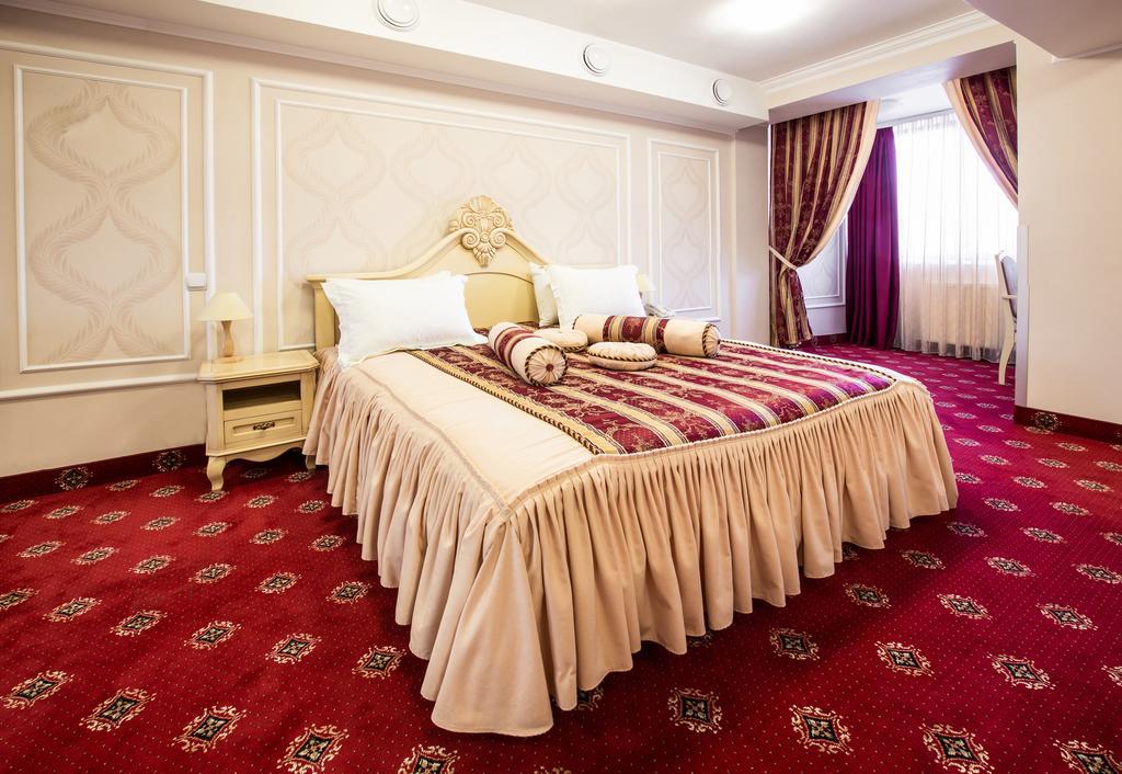 Bukovyna Hotel Черновцы Экстерьер фото