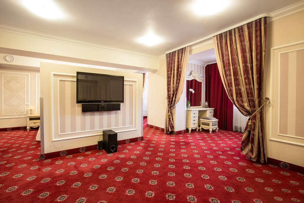 Bukovyna Hotel Черновцы Экстерьер фото